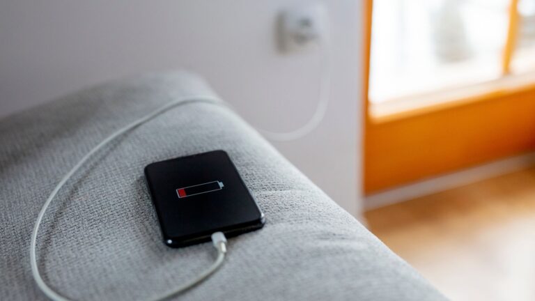 MagSafe ili USB-C: Šta je bolji izbor za vaš MacBook?